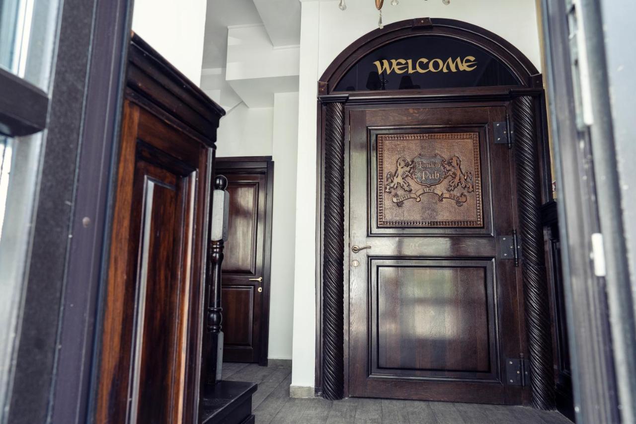 London Apartments ヴァスルイ エクステリア 写真